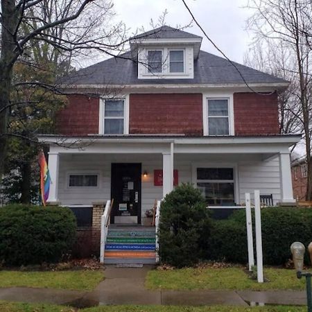 Large Bakery Apartment - Central Downtown Location Fredonia Esterno foto