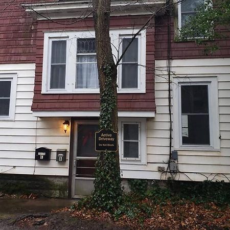 Large Bakery Apartment - Central Downtown Location Fredonia Esterno foto